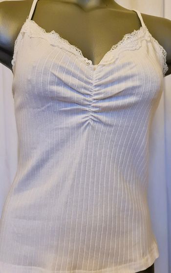 👚 Haut à fines bretelles et dentelles neuf 👚