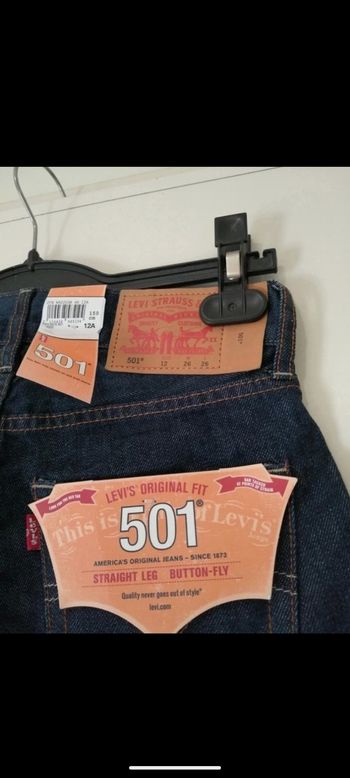 Beau jean Levis authentique bleu. Taille 12 ans.