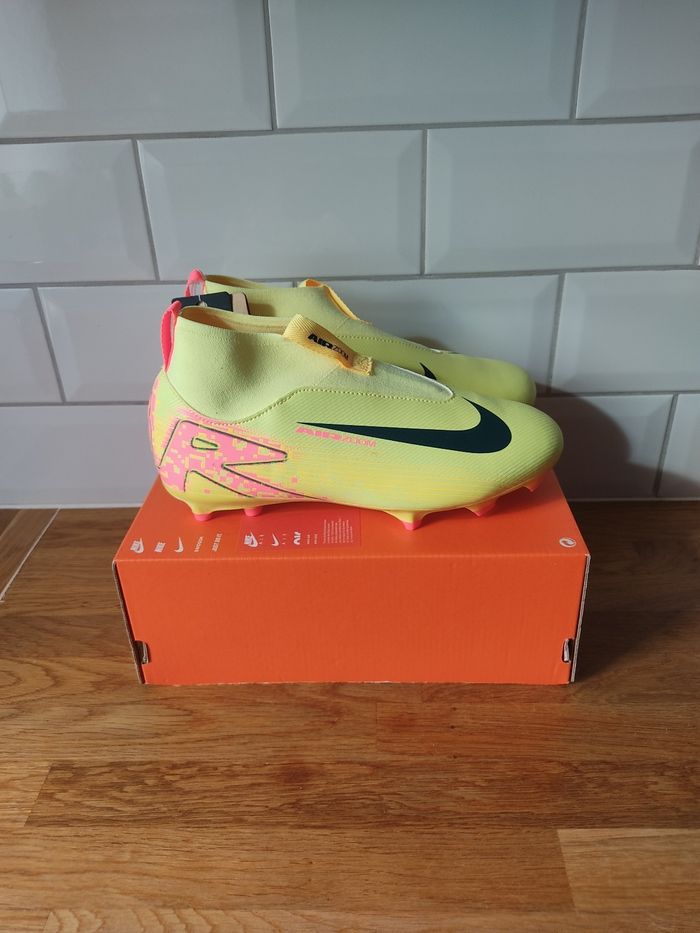 Crampons Nike T 38.5 - photo numéro 4