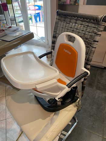Réhausseur siège Bebe peg perego rialto chaise haute