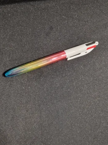 Stylo bic 4 couleurs