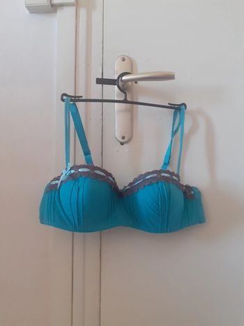 Soutiens-gorge bleu