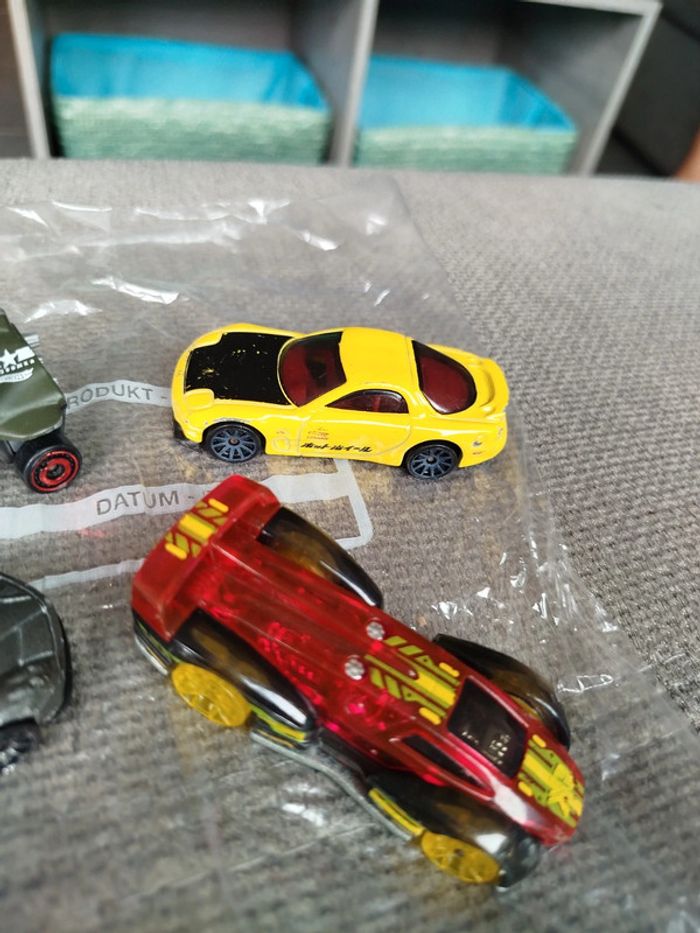 Lot de 4 voitures hot wheels - photo numéro 3