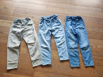 Lot 3  jeans 9/10 ans