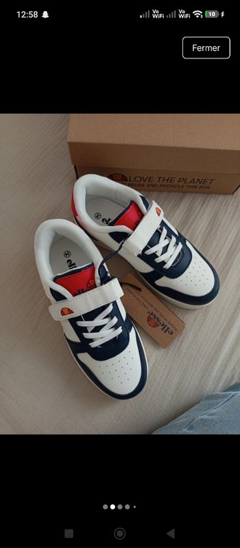 Paire de baskets / sneakers à scratch Ellesse pointure 34 neuves avec étiquettes coloris blanc, bleu marine & rouge