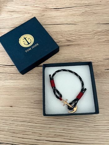 Bracelet Tom Hope corde rouge ancre or