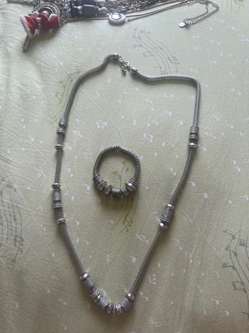 Collier plus son bracelet