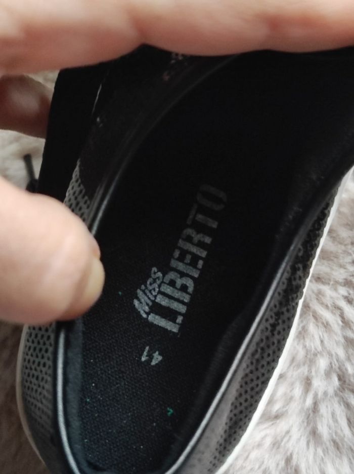 Chaussures a sequins noires taille 41 - photo numéro 7