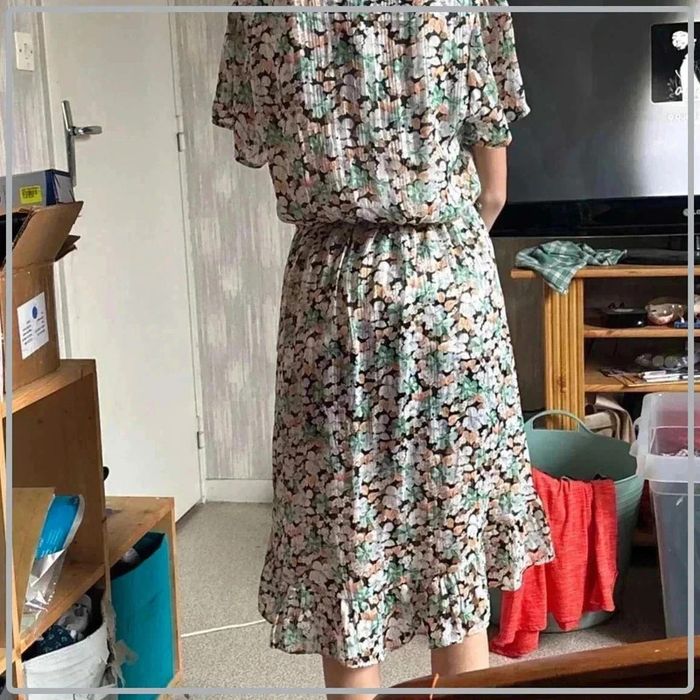 Magnifique robe fleurie taille s/m - photo numéro 2