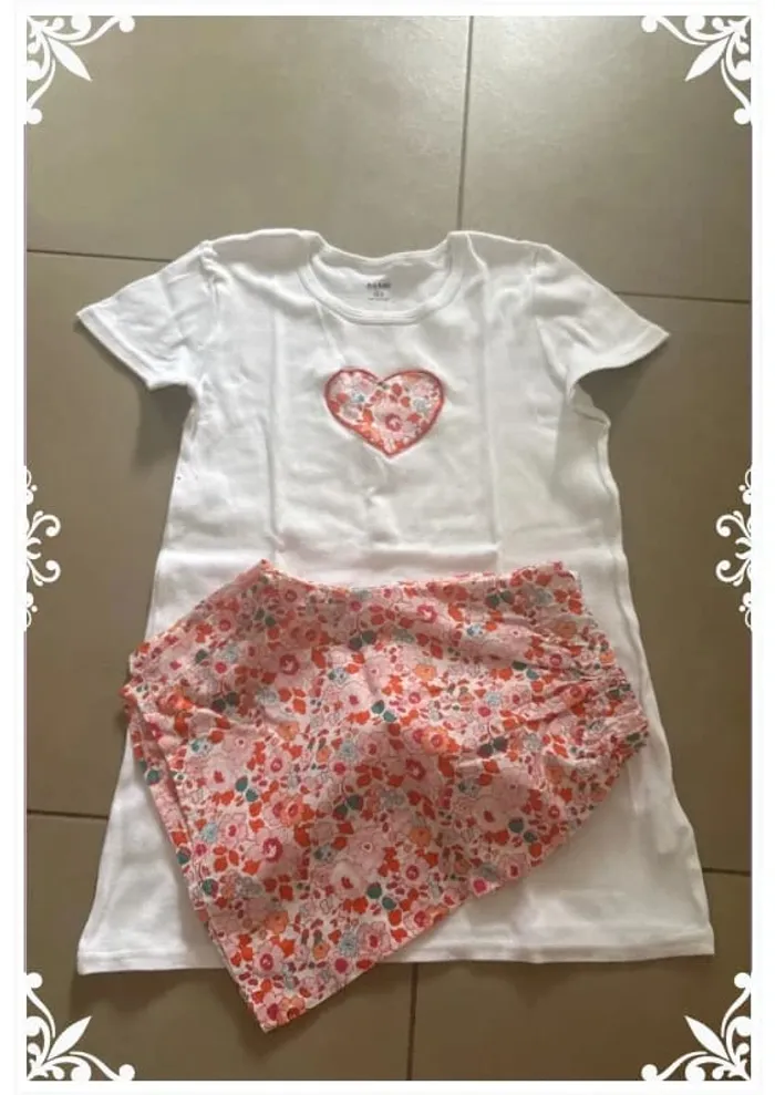 🌼 Pyjama été fille – Taille 12 ans – Haut brodé Kiabi & short fait main 🍑 - photo numéro 2