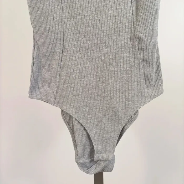 Body gris côtelé sans manches col cœur Kiabi taille S près du corps stretch A513 - photo numéro 7