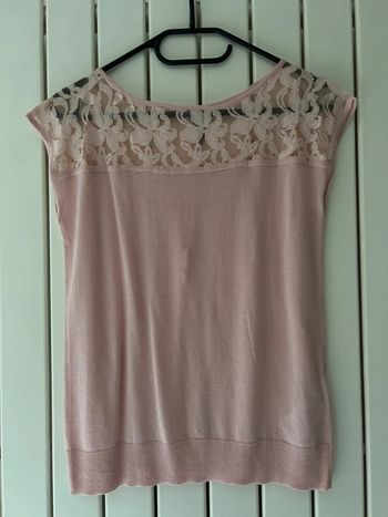 Top avec dentelle Naf Naf taille S comme neuf