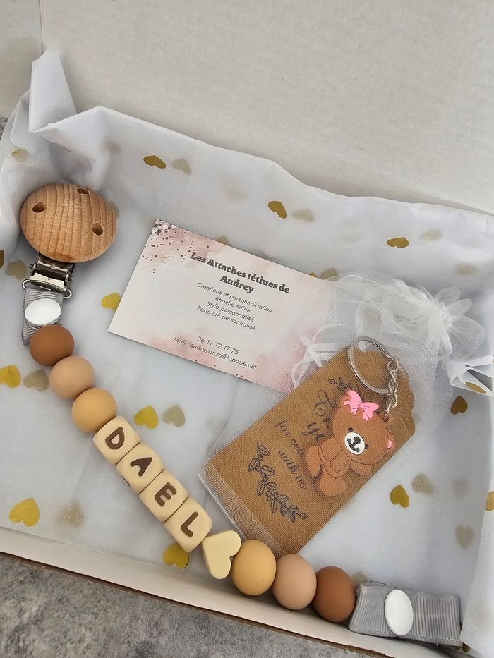 ATTACHES TETINES PERSONNALISÉ EN SILICONE - photo numéro 7