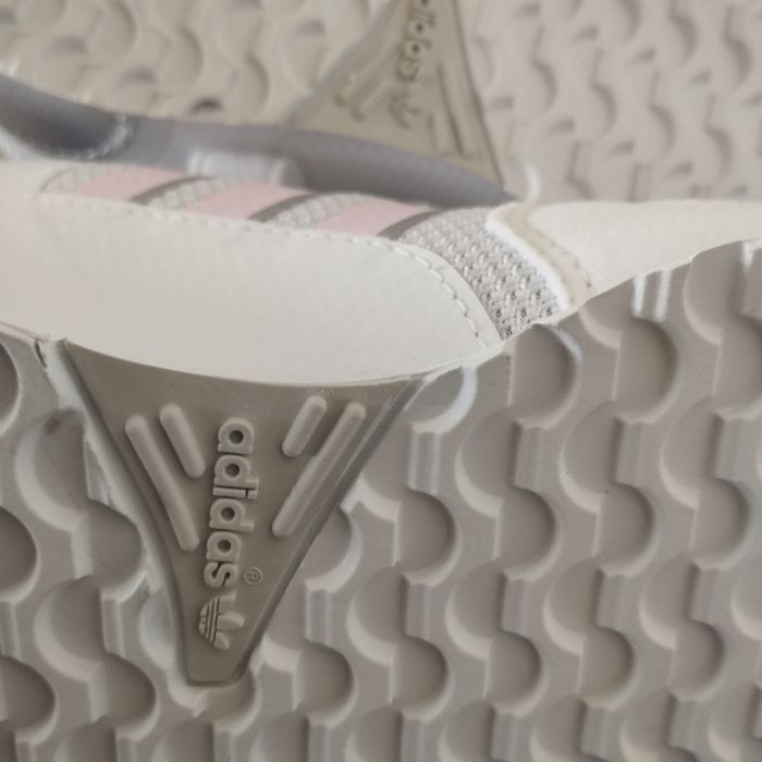 Baskets Adidas Neuve pour fille - photo numéro 7