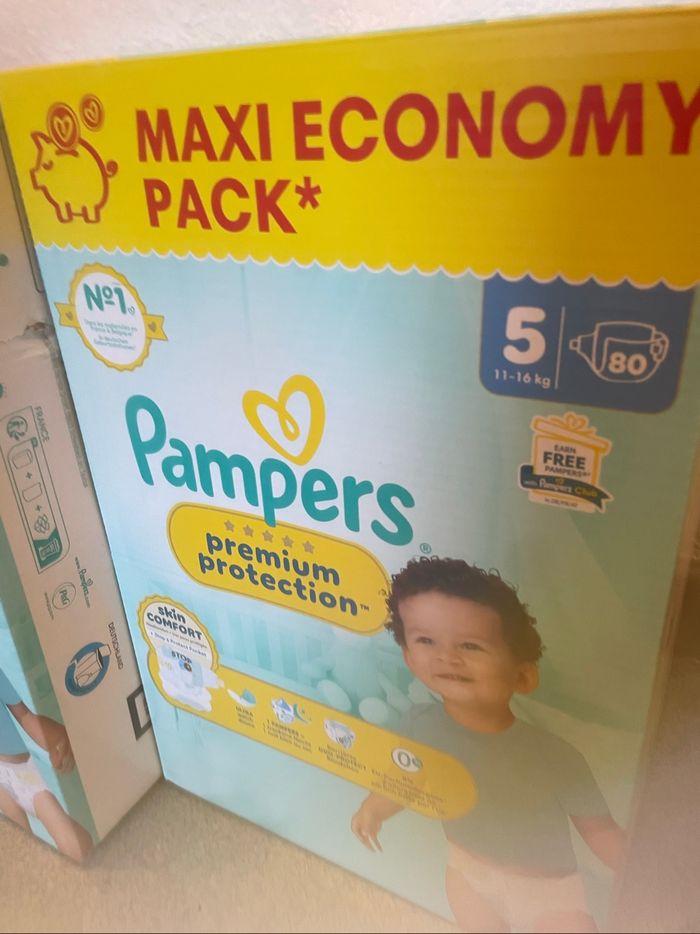 160 couches Pampers premium protection