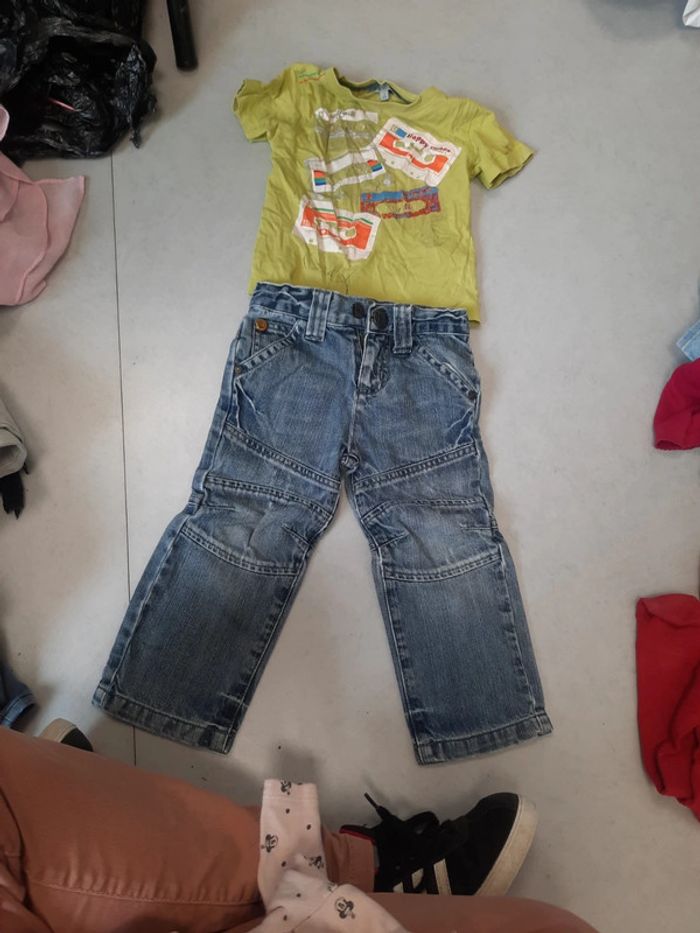 Jean bleu blanc qualité 2ans