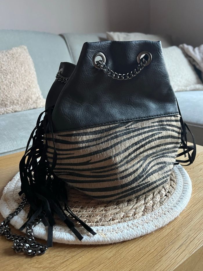 Sac bourse noir à motif zébré et franges – Chaîne porté épaule - photo numéro 2