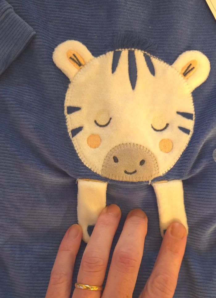 Neuf (non porté)🏷😍🤩💙 superbe pyjama chaud et rigolo 9 mois garçon 🤩😍💙 - photo numéro 5