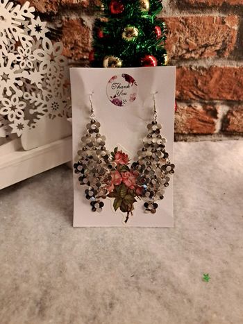 Boucles d'oreilles pendante argenté petites fleurs