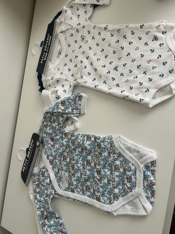 Lot body neuf petit bateau 3M