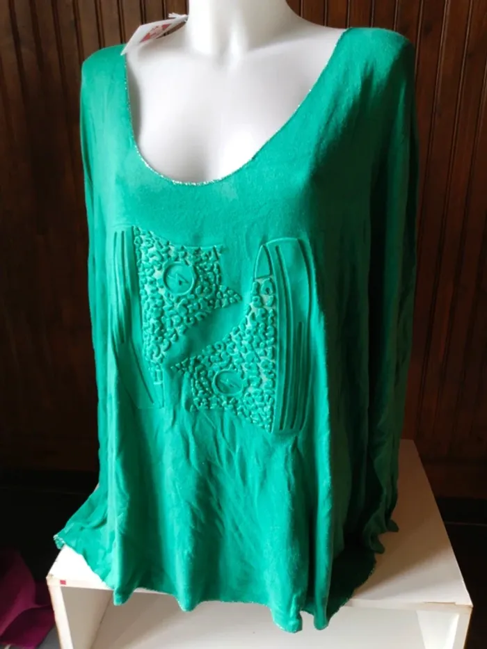 Magnifique pull femme doux marque Piment rouge taille 56/58 - photo numéro 2