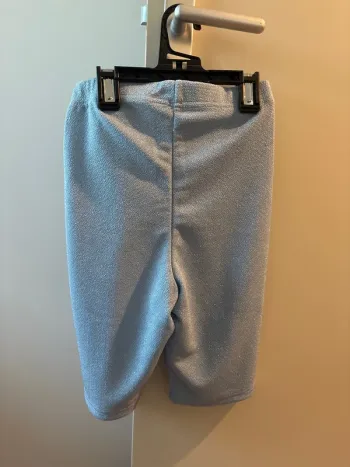 Short cycliste bleu ciel