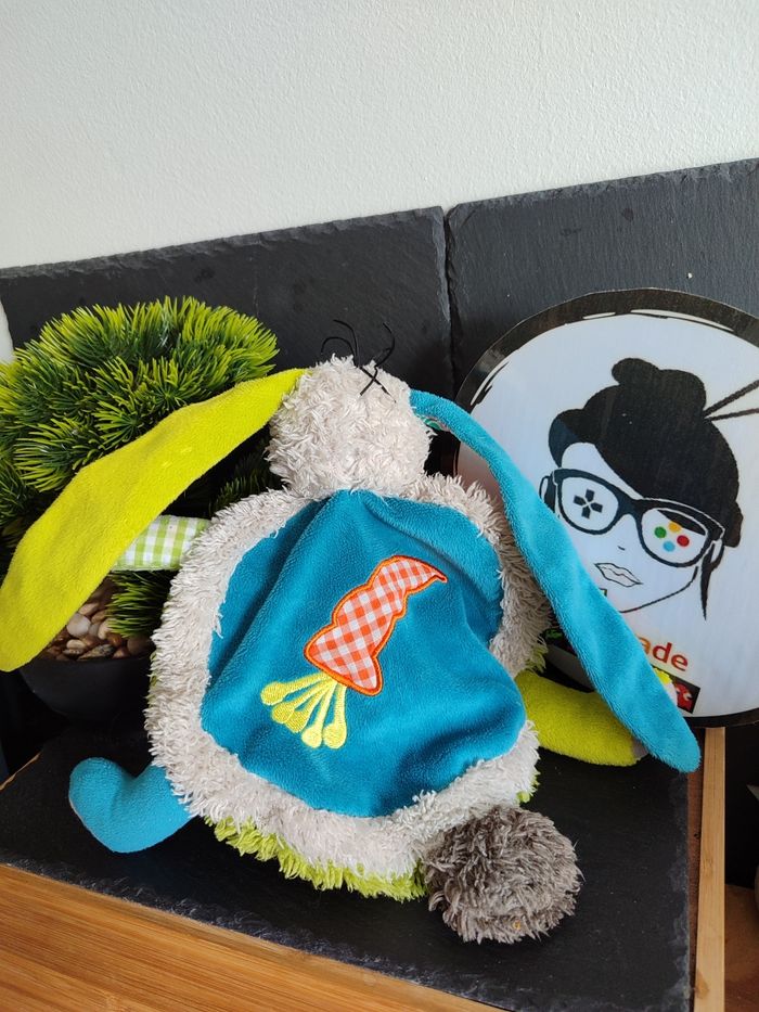 doudou lapin funky garden carotte bleu gris vert rond spirale carreau DD003330 - photo numéro 2