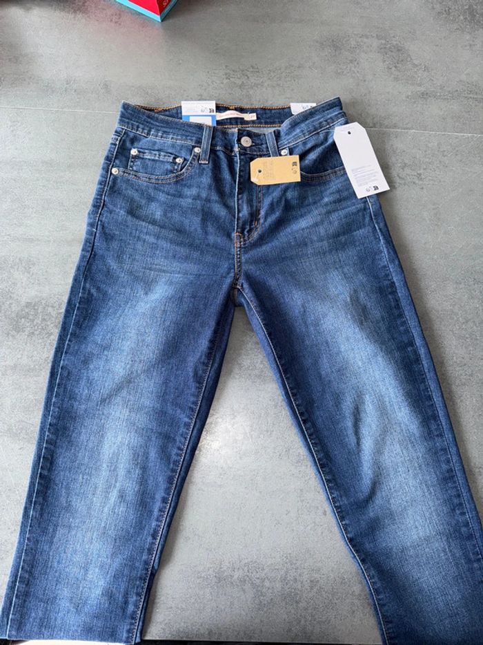 Jeans Lévis neuf - photo numéro 2