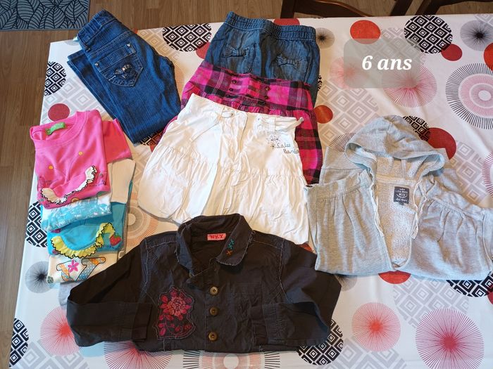 Lot 11 vêtements 👧 taille 6 ans - photo numéro 2