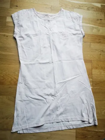 Robe d'été rose pâle