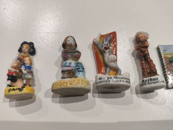 Petit lot de fèves: Bécassine Timbre, Arthur Minimoys, Bugs Bunny etc