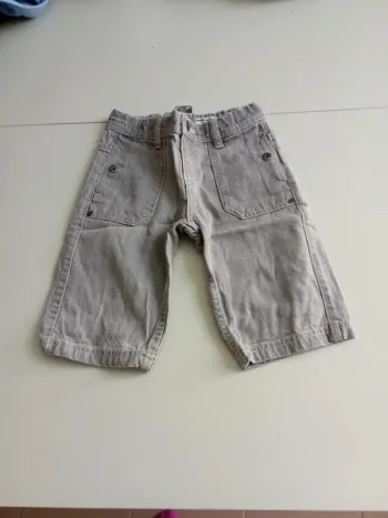 Bermuda Vertbaudet c'est tout gris neuf sans étiquette