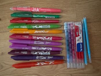 Lots de stylos frixion et recharges
