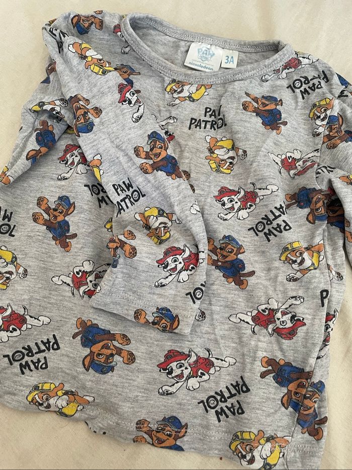 À vendre vêtements Garçon : 3 ans et filles 18 mois - photo numéro 2