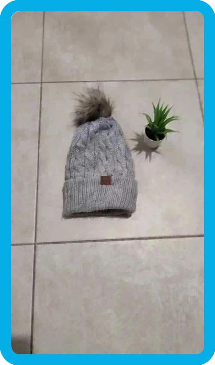 🌟 Bonnet à pompon H&M | Fille 8-12 ans | Gris chaud | Parfait état