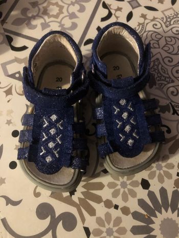 Mise 1 mois très bon état