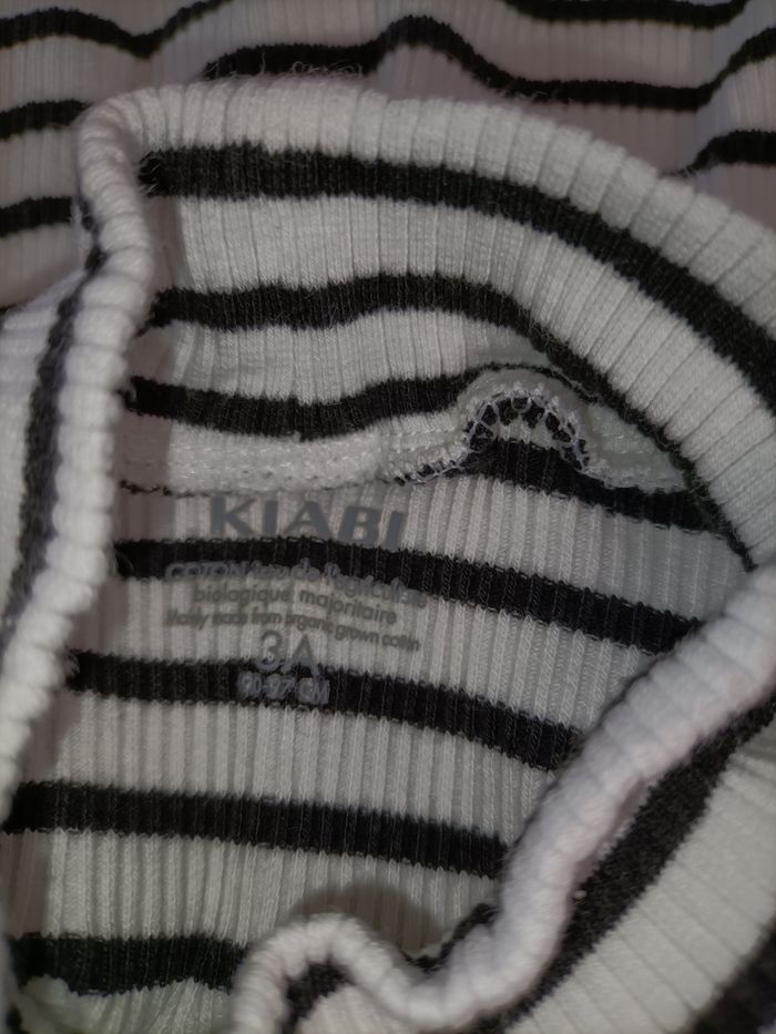 Tee-shirt manches longues col roulé rayé noir crème neuf 3 ans Kiabi - photo numéro 8