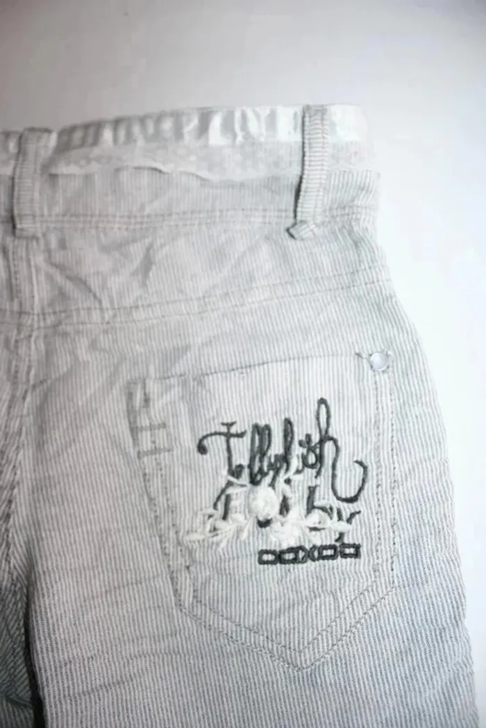 Joli pantacourt Ooxoo rayé finement gris/blanc 8 ans - photo numéro 3