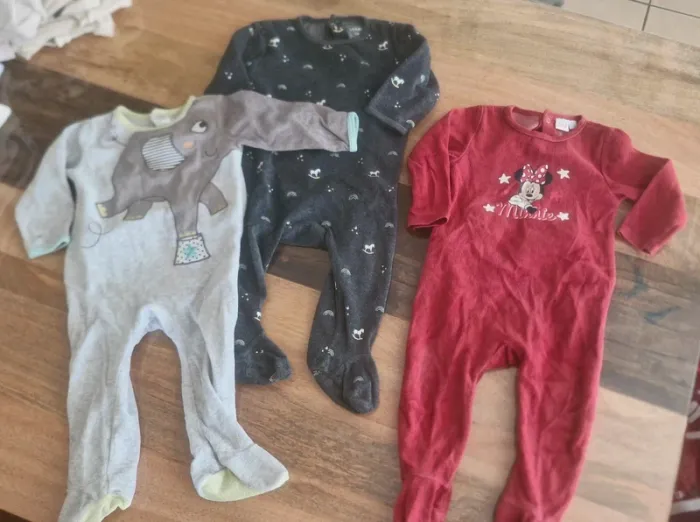 Lot 3 pyjamas 12 mois