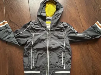 Veste légère mi saison coupe vent imperméable avec capuche garcon Catimini taille 4 ans