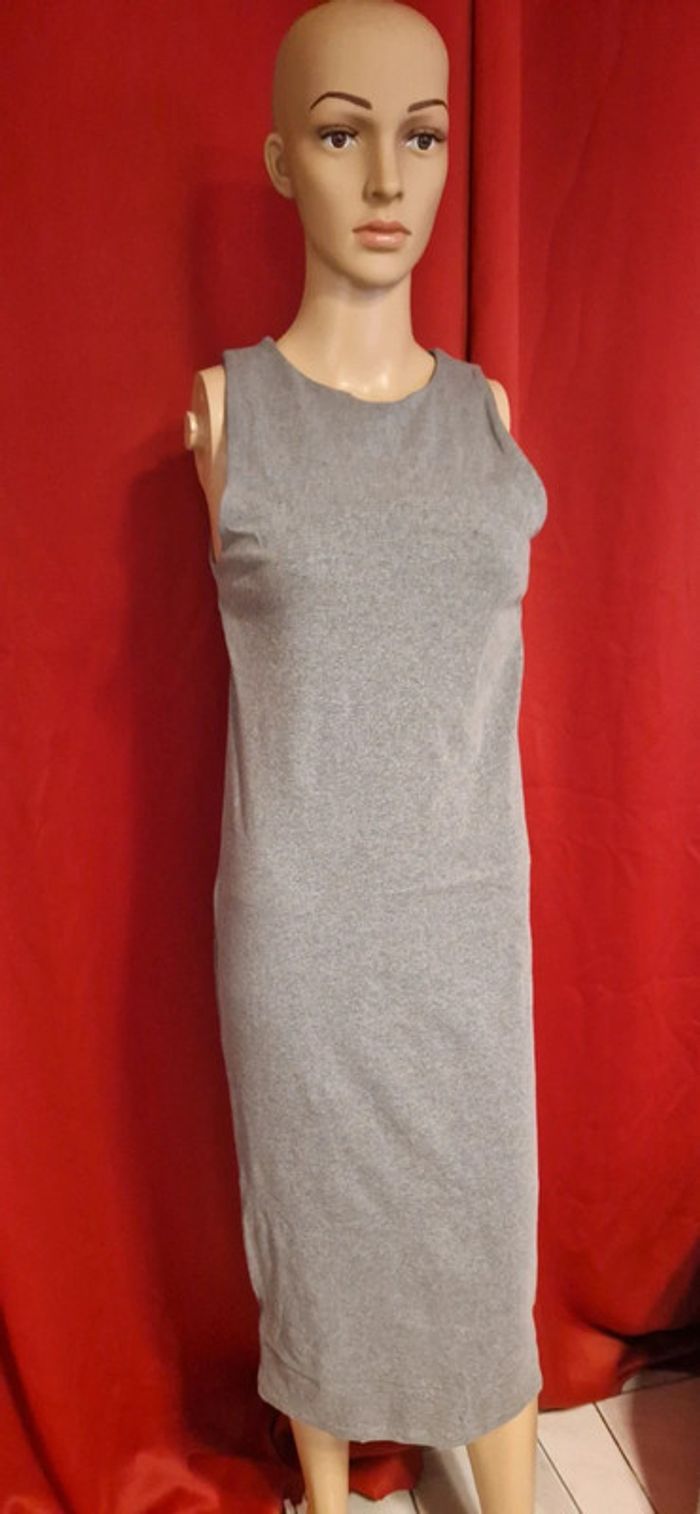 Robe grise moulante sans manche taille XL/XXL