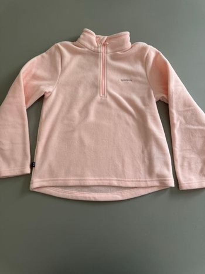Pull polaire 4-6 ans Quechua décathlon. Parfait état. - photo numéro 1