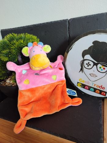 doudou vache Girafe mots d'enfants rose orange triangle vert bleu plat jaune