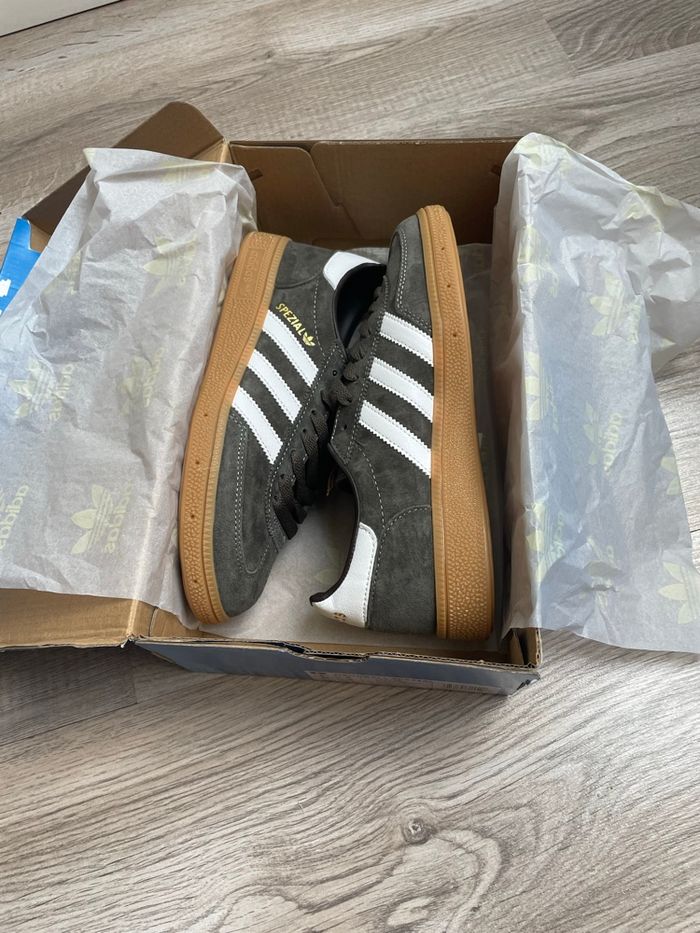 Spezial gris taille 38