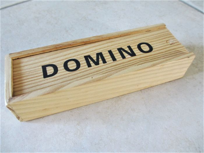 Jeu de dominos (28 pièces) dans boîte en bois - photo numéro 5