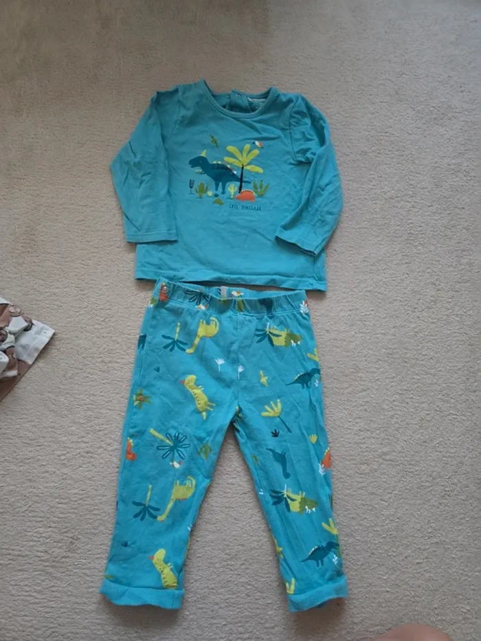 2 ans lot 3 pyjamas 2 pièces - photo numéro 6