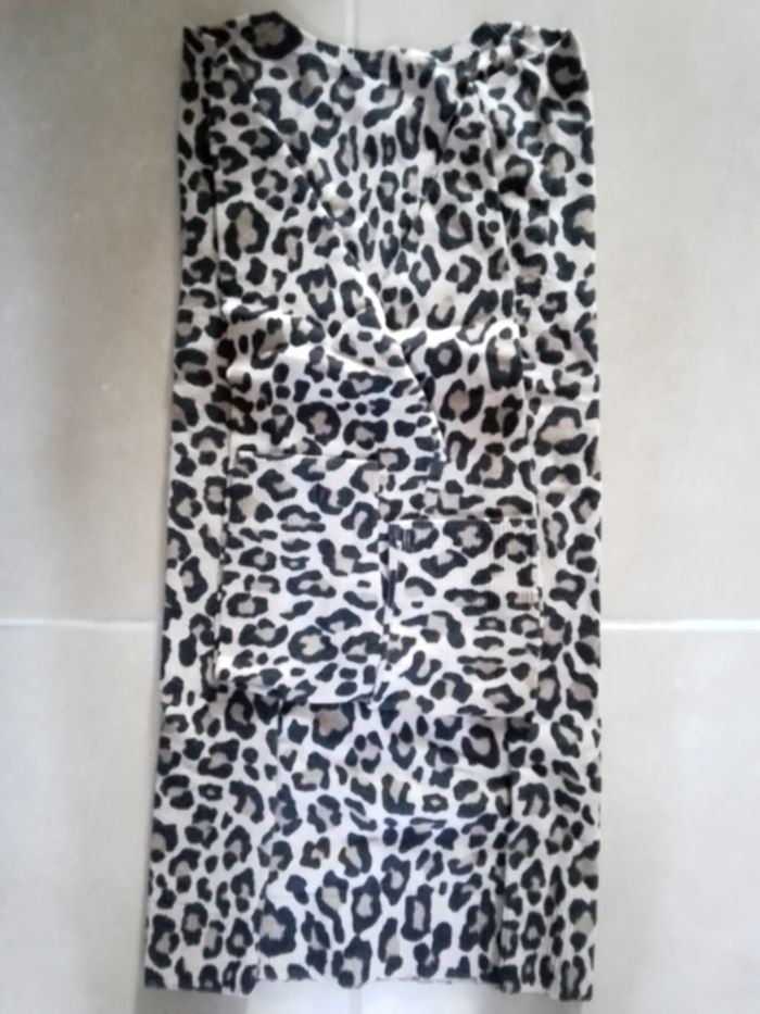 Petit pull léopard femme en M AMAZON ESSENTIALS NEUF - photo numéro 3