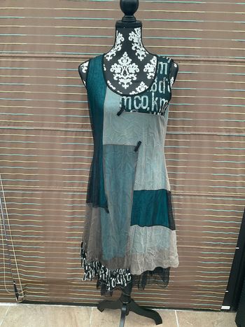 Robe sans manche bleu vert imprimé T4