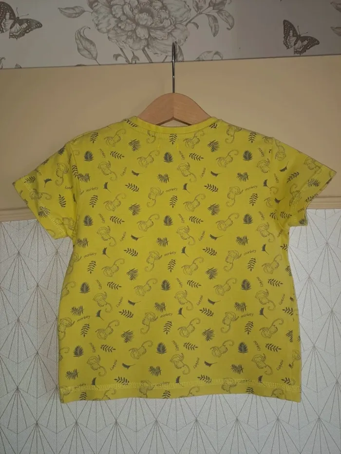 T-shirt garçon jaune kiabi 24 mois comme neuf - photo numéro 7