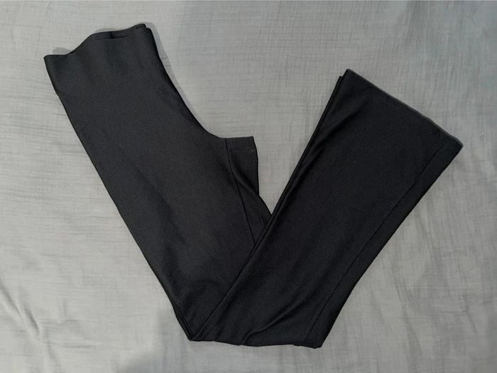 Pantalon jambes évasées